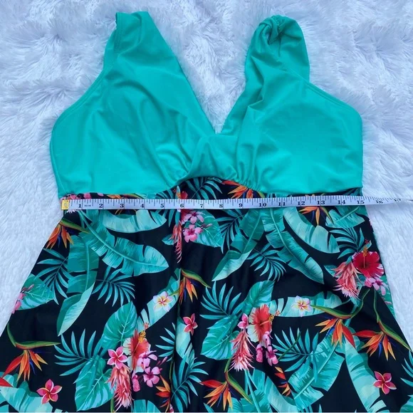 2 Piece Swimsuit With Swim Shorts - Picture 11 of 13